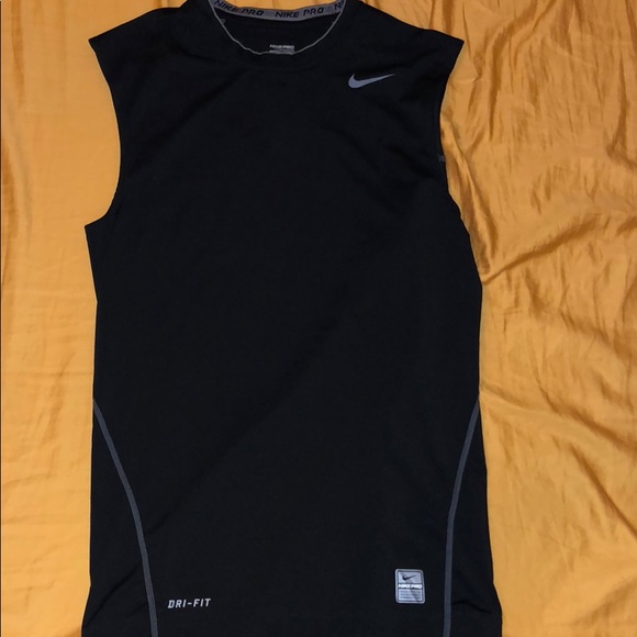 Nike - Picture 3 of 4